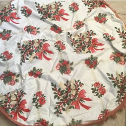 Vtg. 1960’s Christmas Vinyl / Flannel Tablecloth 60” Round Elegani Brand