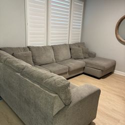 Sectional Sofa With Chaise