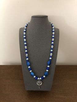 Blue beads and stones necklace string
