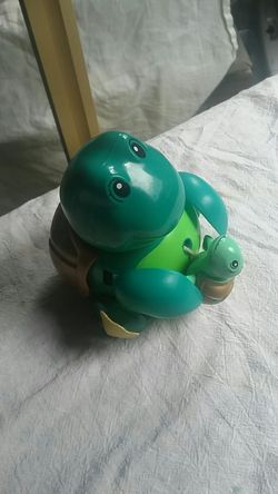Rare Tomy moving turtle toy