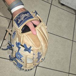 Baseball Gloves & Mitts
Gloves & Mitts
Rawlings 11.5'' GG Elite Series Glove