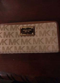 Micheals kors wallet