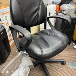 Flash Furniture Ronald Mid-Back Black LeatherSoft Swivel Ergonomic Task Office Chair