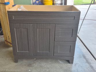 Single bathroom vanity cabinet (no top)