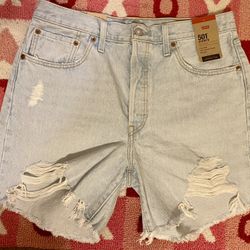 NEW Levi Mid thigh Shorts Size 32W