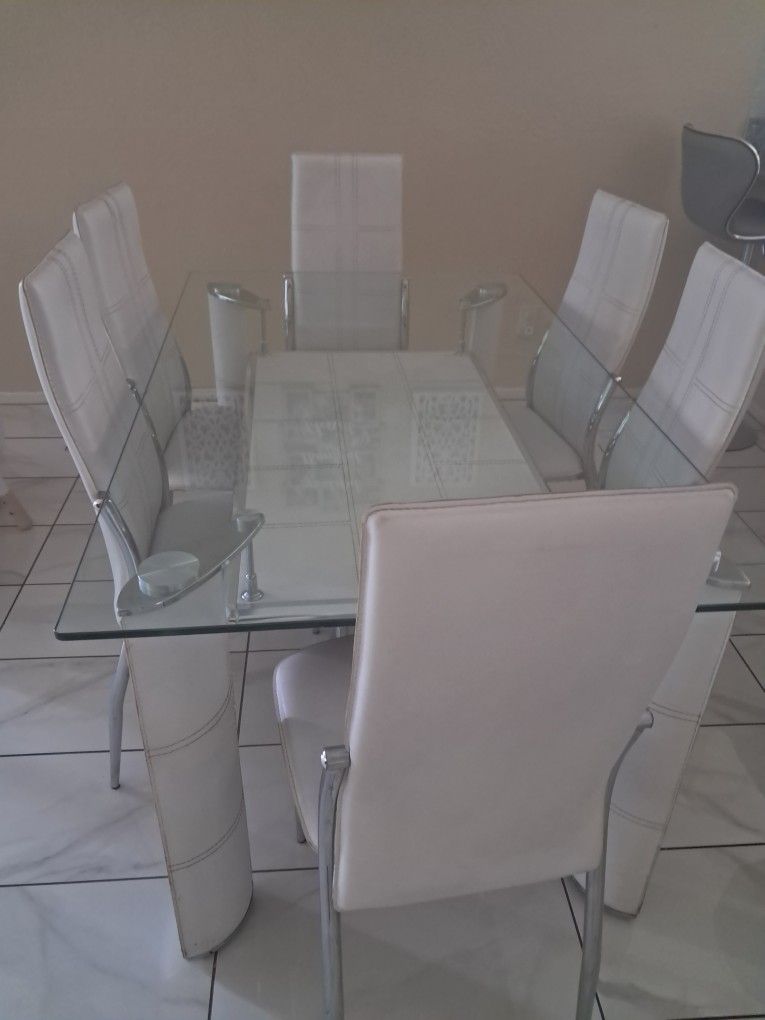 White Dinning Table