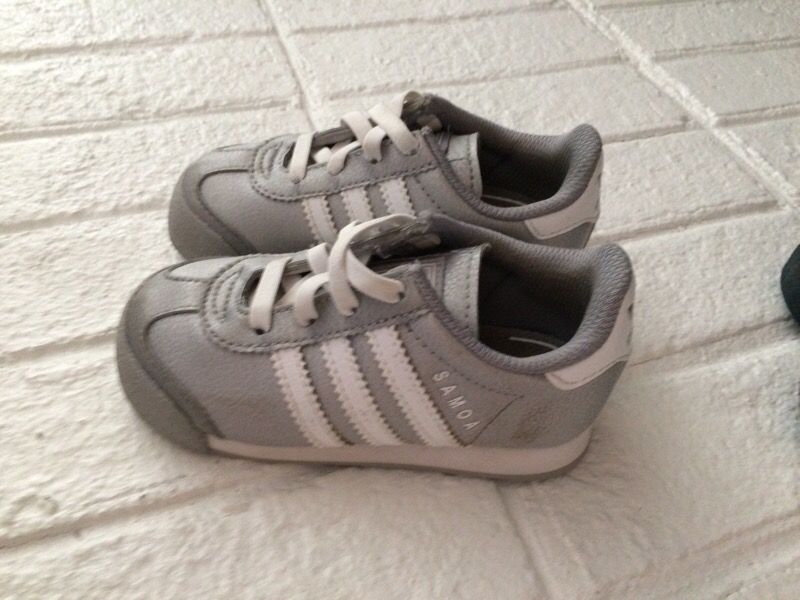 Adidas boys shoes size 7.