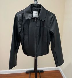 Abercrombie & Fitch Cropped Vegan Leather Utility Jacket Size S