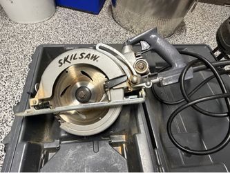 Skilsaw Circular Saw HD77 7-1/4” Worm Drive