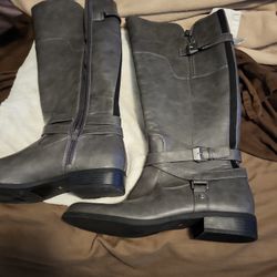 Ladies  Leather Boots Sz 11