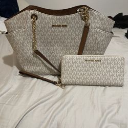 MK Purse And Wallet