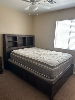Queen size Bedroom Set