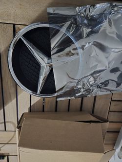 Mercedes Benz Emblem