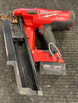 Milwaukee M18 FUEL 3-1/2 in. 18-Volt 21-Degree Lithium-Ion Brushless Cordless Framing Nailer