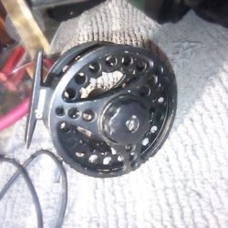 Okuma Fly Fishing Reel Works Good Only $40.......