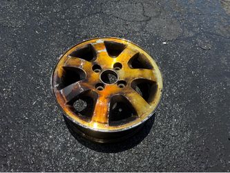 One 15-inch Honda Accord Aluminum Wheel 4 on 4.5 inch
