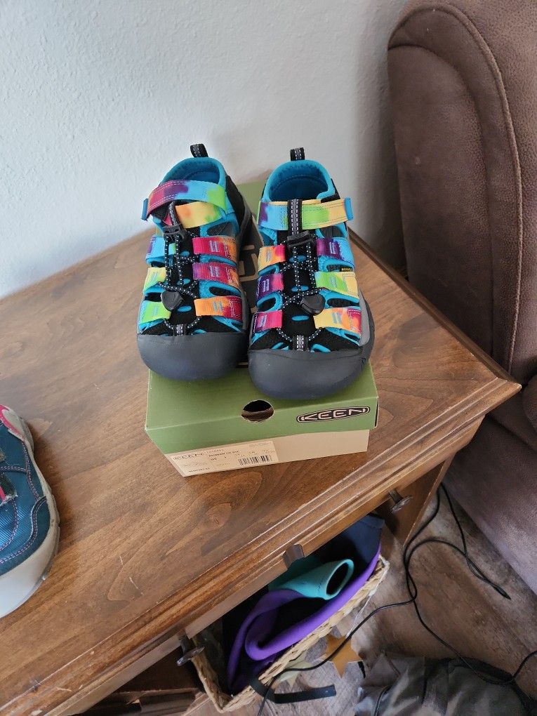 Keen Sandals Girls New