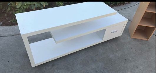 Free tv stand