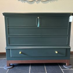 Vintage Cavalier Cedar Chest w/ Bottom Drawer 