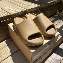 Yeezy Slides Ochre Size 7 – With Box – Gently Used