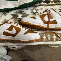 Nike Dunks 