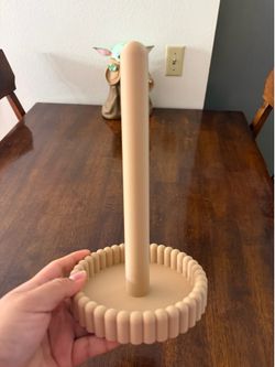 Paper towel holder