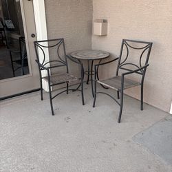 outside table and chairs