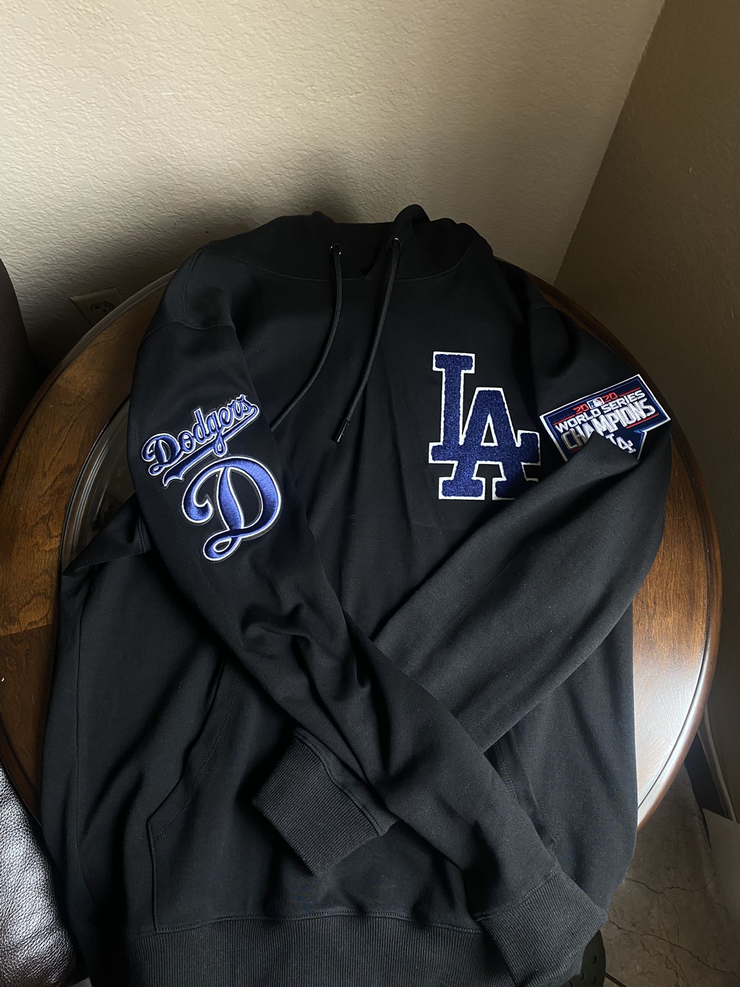 Dodgers Pullover Hoodie for Sale in Los Angeles, CA - OfferUp