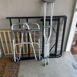 Walker / Crutches