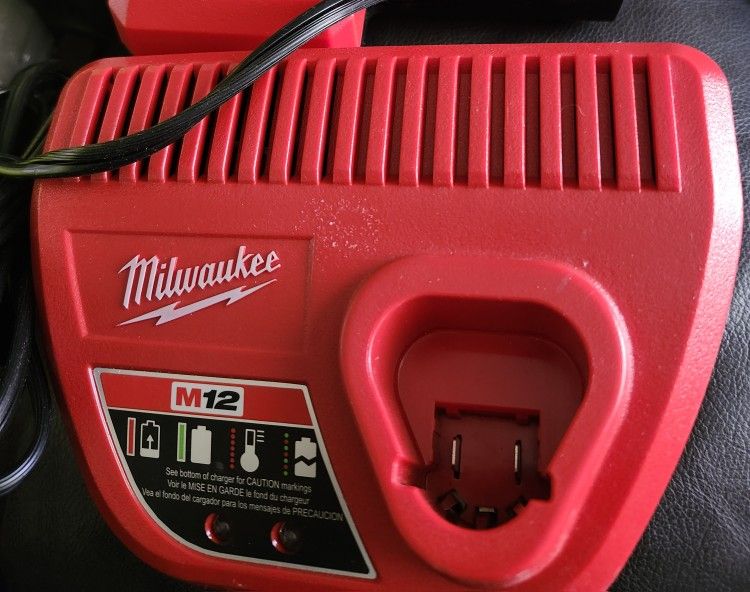 MILWAUKEE M 12