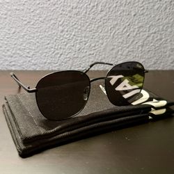 Quay Australia 100% UV ray protection sunglasses