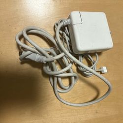 MACBOOK CHARGER