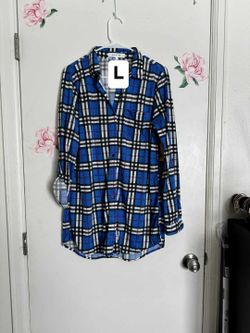 New women's top size large