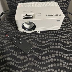 Poyank TP-01 Mini Projector