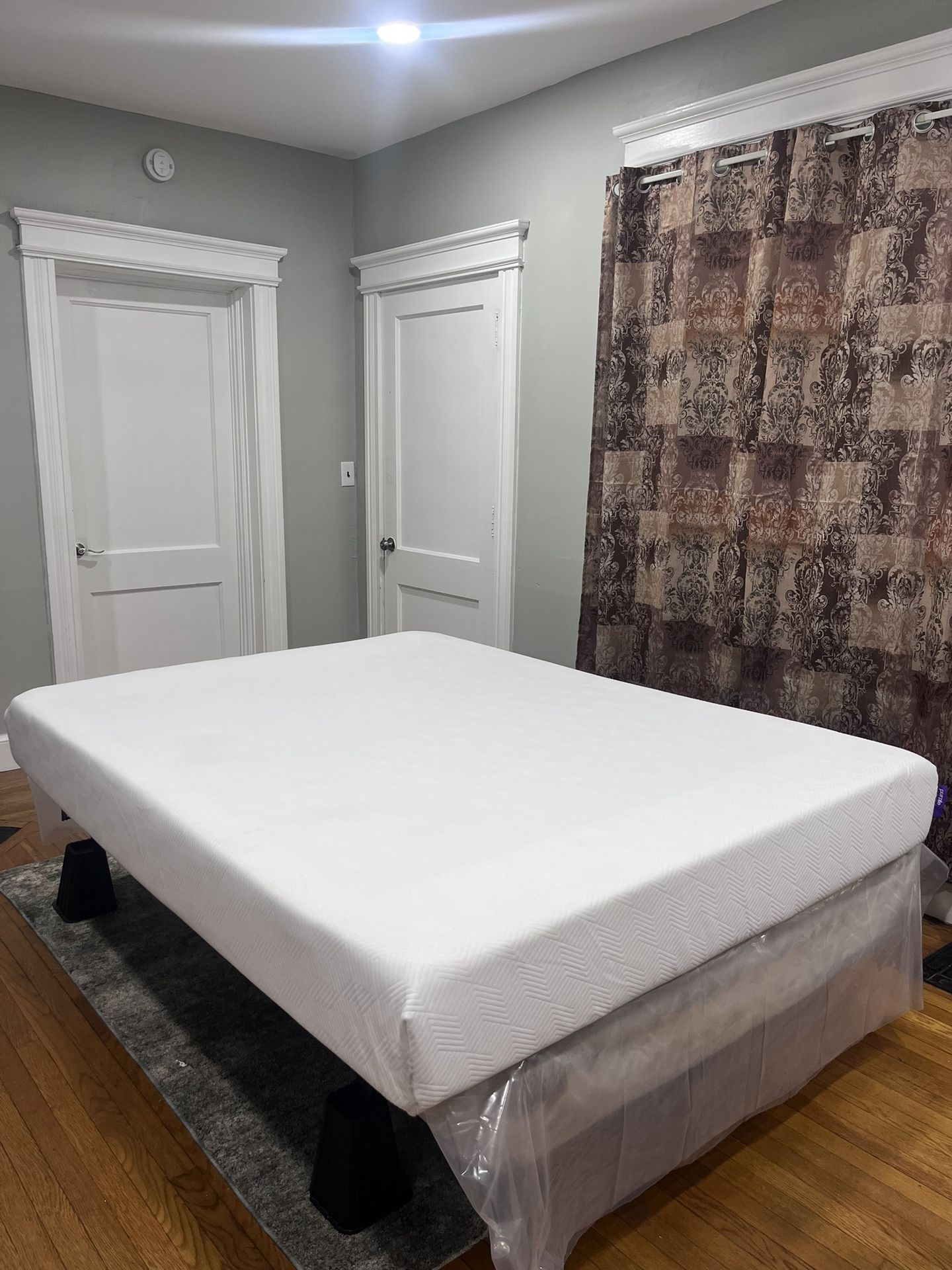 Purple NewDay Mattress, Queen, Like New, Perfect Condition