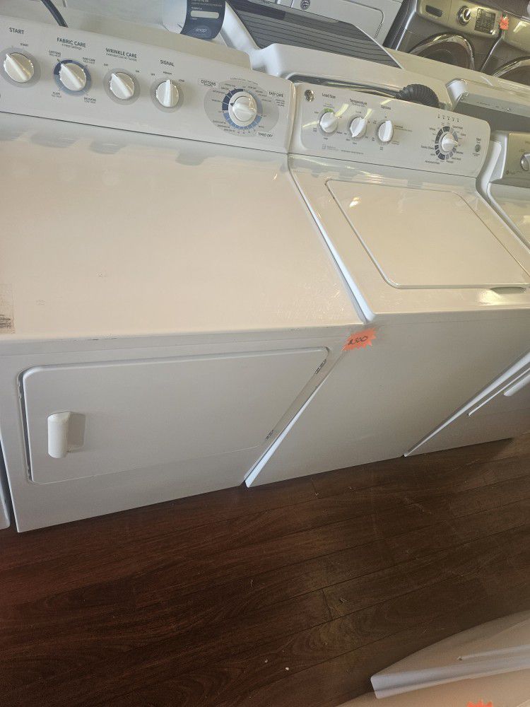 GE WASHER AND DRYER SET 