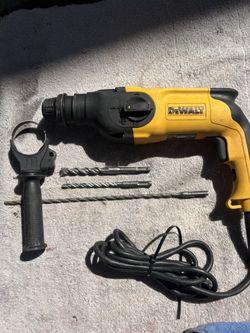 DEWALT 1” SDS ROTARY HAMMER DRILL-D25103-Like New-7.5 Amp, 3 Mode, Side Handle, Bits