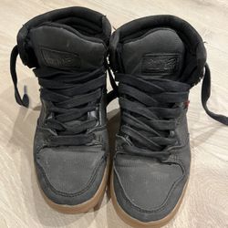 Levi’s Size 2 Boys Shoes