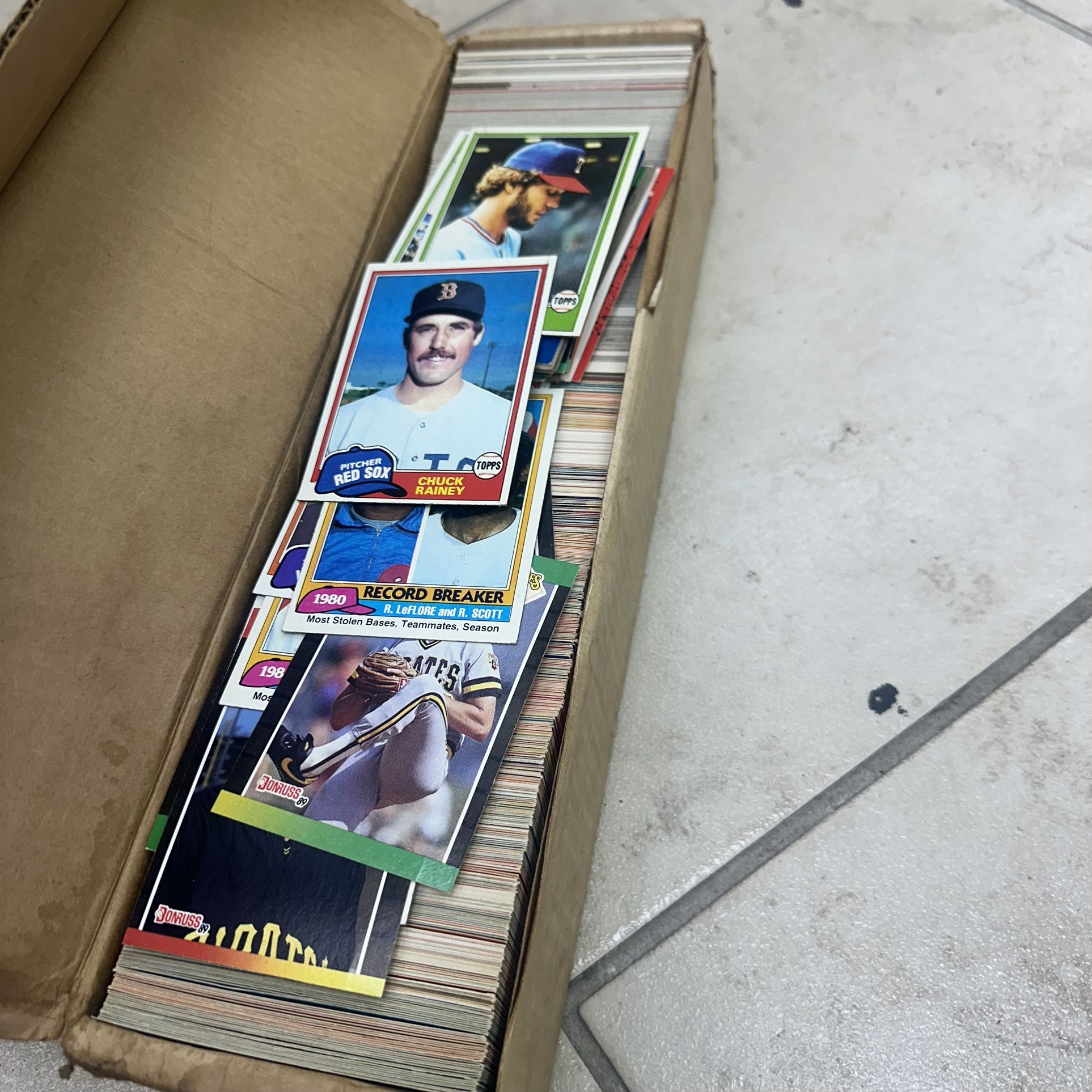 Vintage Baseball Cards Around 400