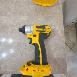 (Dewalt) Impact and Drill with Charger 18v
