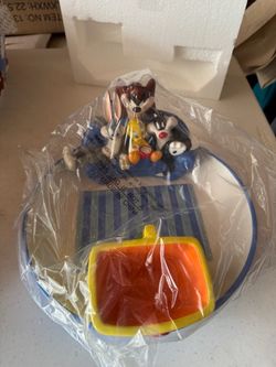 Warner Bros. Vintage Chip and Dip Set