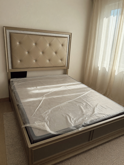 Queen Bedroom Set – Good Condition - Henderson, NC