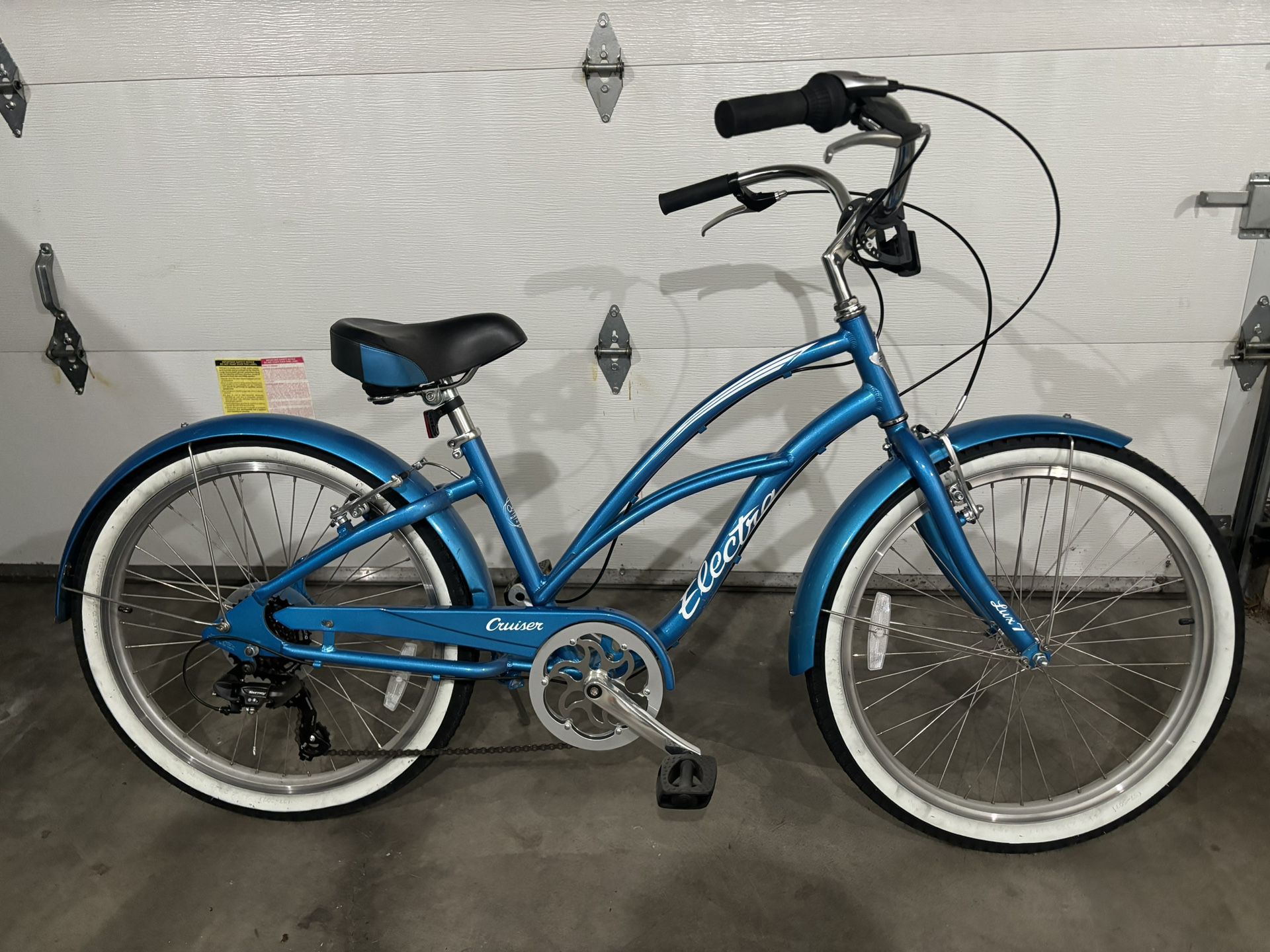 Electra Cruiser Bike - $100, Like New