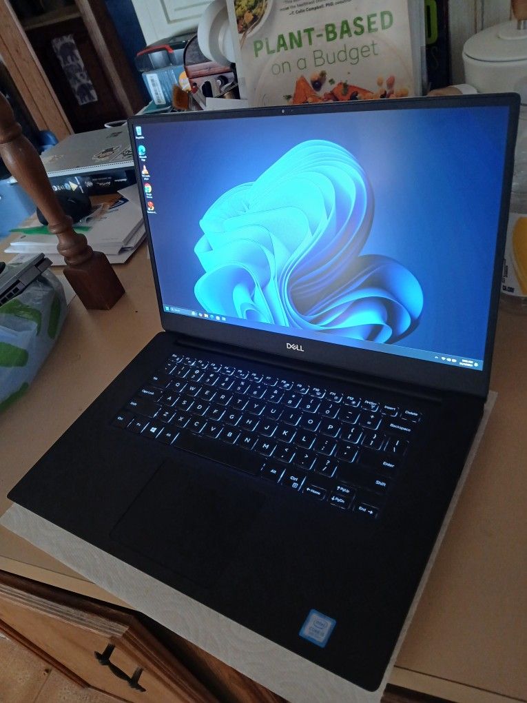 Dell XPS 15 7590 Laptop (i5 9300H, 16GB RAM, 512GB NVMe, Intel UHD Graphics 630)