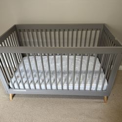 Baby Crib And Mattress Set Nice Clean 