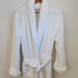 BATH & BODY WORKS LONG WHITE ROBE - New Without Tags  