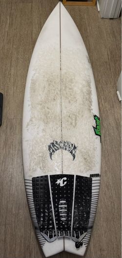 Surfboard Mayhem 5’10