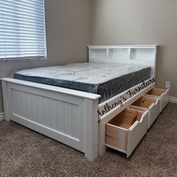 Full Bed And Mattress With Drawers