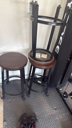 3 barstools