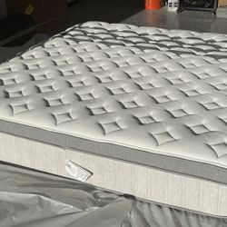 Leesa Oasis Chill Hybrid — King Mattress